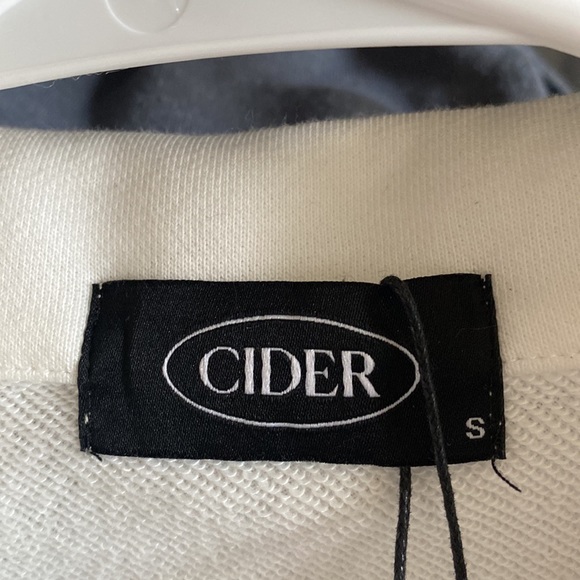 Two piece skirt and polo set - Picture 4 of 5